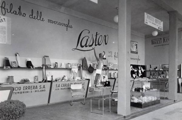 Fiera di Milano - Campionaria 1936 - Padiglione dei tessili e dell'abbigliamento - Stand della Pirelli Revere Società italo-americana filo elastico