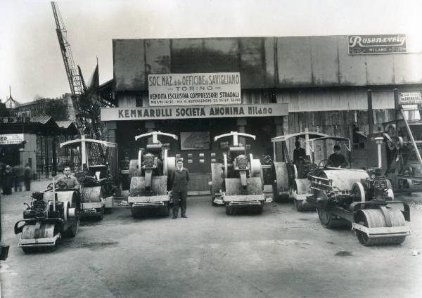 Fiera di Milano - Campionaria 1936 - Settore dell'edilizia - Stand di compressori e macchine stradali della Kemnarulli S.A.