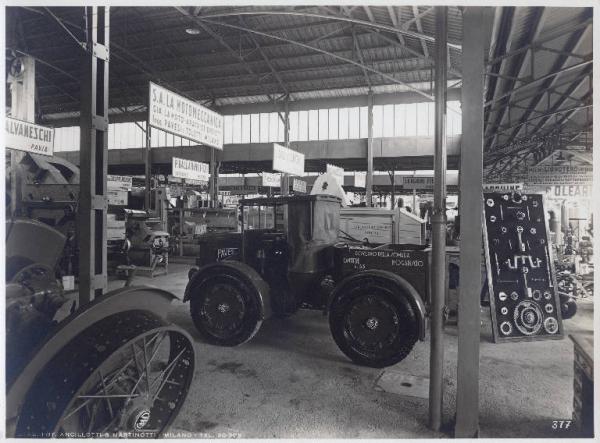 Fiera di Milano - Campionaria 1936 - Tettoia delle macchine agricole