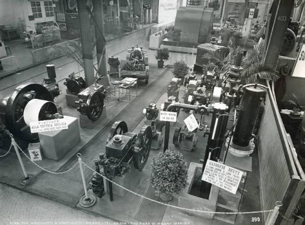 Fiera di Milano - Campionaria 1936 - Padiglione della meccanica - Stand di motori e gasogeni Deutz