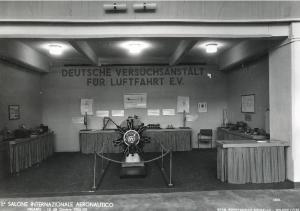 Fiera di Milano - Salone internazionale aeronautico 1935 - Stand del Deutsche Versuchsanstalt für Luftfahart (Istituto tedesco per le ricerche aeronautiche)