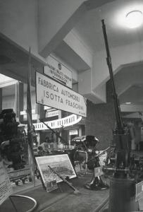 Fiera di Milano - Salone internazionale aeronautico 1935 - Stand di armi e motori della Fabbrica automobili Isotta Fraschini