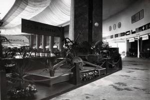 Fiera di Milano - Salone internazionale aeronautico 1935 - Stand di armi della Società italiana Ernesto Breda