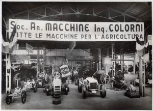 Fiera di Milano - Campionaria 1936 - Tettoia delle macchine agricole - Stand della Soc. An. macchine Ing. Colorni