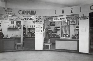 Fiera di Milano - Campionaria 1936 - Padiglione dei vini e liquori d'Italia - Stand regionali