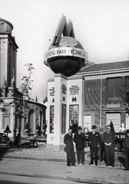 Fiera di Milano - Campionaria 1937 - Installazione pubblicitaria della Fiera di Lipsia