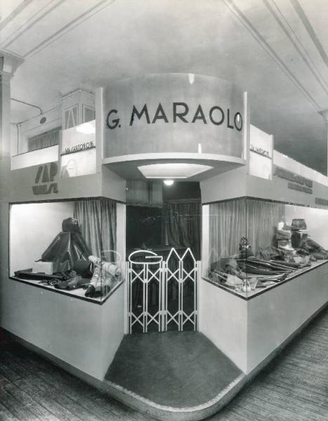 Fiera di Milano - Campionaria 1937 - Padiglione delle industrie del cuoio - Stand della ditta G. Maraolo