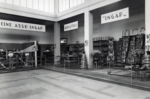 Fiera di Milano - Campionaria 1937 - Padiglione del giocattolo - Stand della Ingap