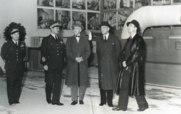 Fiera di Milano - Salone internazionale aeronautico 1937 - Visita del conte di Torino Vittorio Emanuele di Savoia