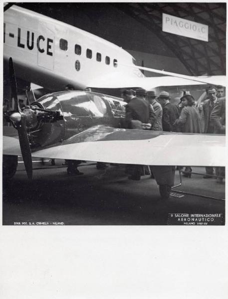 Fiera di Milano - Salone internazionale aeronautico 1937 - Settore italiano - Visitatori