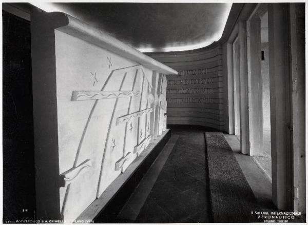 Fiera di Milano - Palazzo dello sport, sede del Salone internazionale aeronautico 1937 - Monumento scultoreo