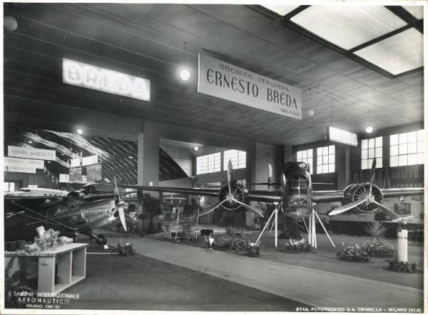 Fiera di Milano - Salone internazionale aeronautico 1937 - Settore italiano - Stand della Società italiana Ernesto Breda