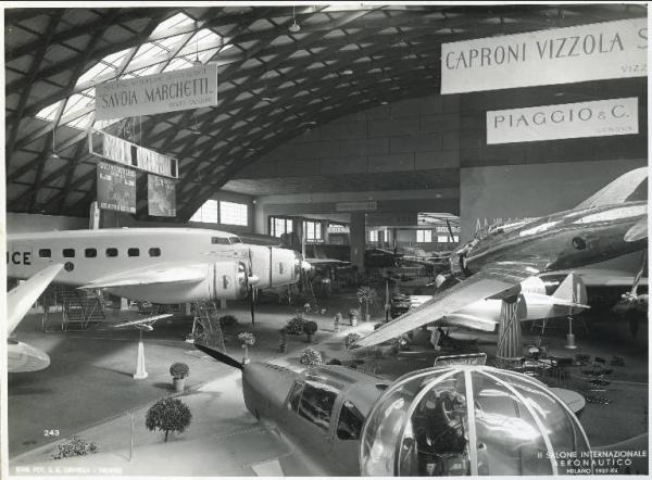Fiera di Milano - Salone internazionale aeronautico 1937 - Settore italiano