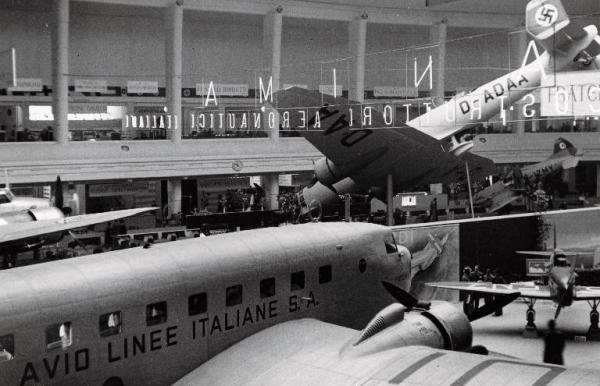Fiera di Milano - Salone internazionale aeronautico 1937 - Settore italiano