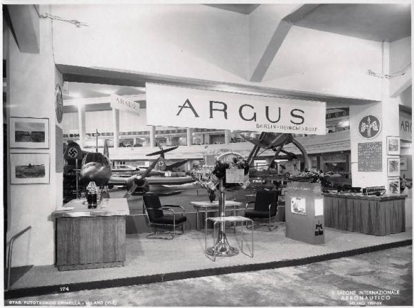 Fiera di Milano - Salone internazionale aeronautico 1937 - Settore tedesco - Stand di motori della Argus Motorengesellshaft