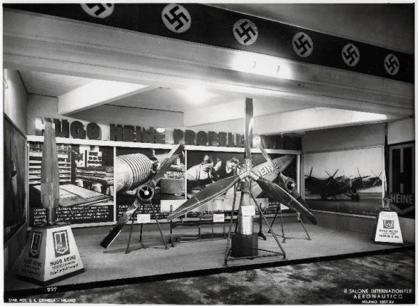 Fiera di Milano - Salone internazionale aeronautico 1937 - Settore accessori, strumenti e materie prime lavorate e semilavorate - Stand di eliche della Hugo Heine