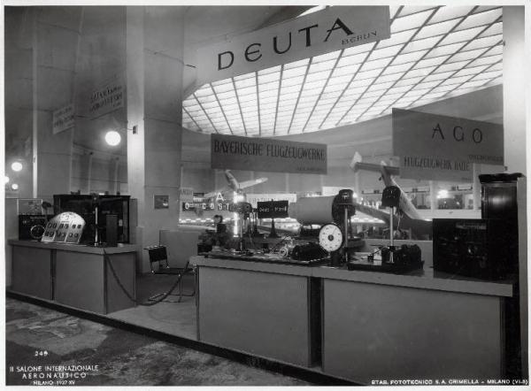 Fiera di Milano - Salone internazionale aeronautico 1937 - Settore accessori, strumenti e materie prime lavorate e semilavorate - Stand della Deuta