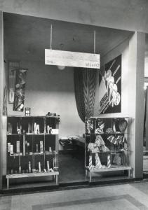 Fiera di Milano - Campionaria 1937 - Padiglione dei tessili e dell'abbigliamento - Stand della S.A. Vallaguzza Gisberto