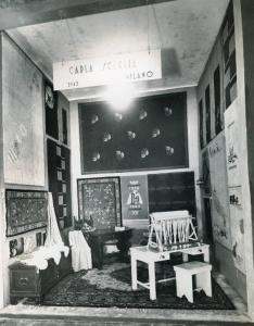 Fiera di Milano - Campionaria 1937 - Padiglione dei tessili e dell'abbigliamento - Stand di tappeti della ditta Carla Scaglia