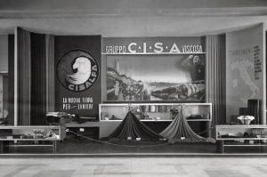 Fiera di Milano - Campionaria 1937 - Padiglione dei tessili e dell'abbigliamento - Stand di tessuti in Cisalfa della Gruppo Cisa Viscosa