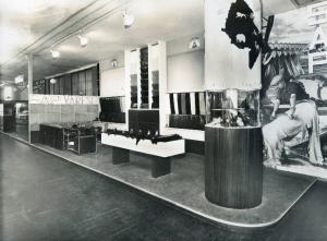 Fiera di Milano - Campionaria 1937 - Padiglione delle industrie del cuoio - Stand della SAP di Varese