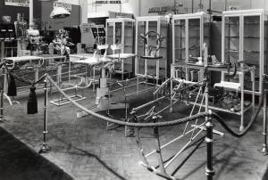 Fiera di Milano - Campionaria 1937 - Mostra medico-sanitaria - Stand di apparecchi elettro-medicali