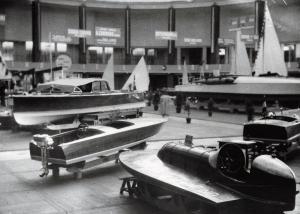 Fiera di Milano - Campionaria 1937 - Salone della motonautica e della nautica nel palazzo dello sport