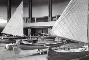 Fiera di Milano - Campionaria 1937 - Salone della motonautica e della nautica nel palazzo dello sport - Barche a vela