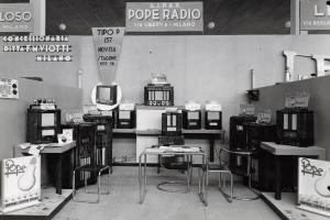 Fiera di Milano - Campionaria 1937 - Padiglione della radio-cine, ottica e fotografia - Stand della SIPAR (Società italiana Pope articoli radio)