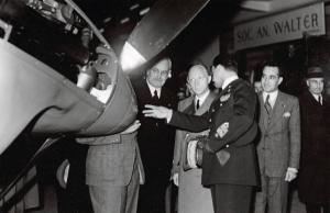 Fiera di Milano - Salone internazionale aeronautico 1937 - Visita del duca di Bergamo Adalberto di Savoia