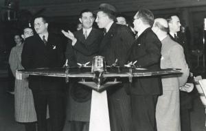 Fiera di Milano - Salone internazionale aeronautico 1937 - Visita di Alfonso XIII di Borbone