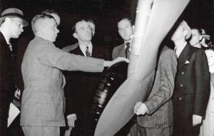 Fiera di Milano - Salone internazionale aeronautico 1937 - Visita di una missione jugoslava