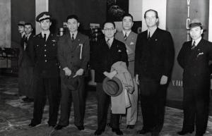 Fiera di Milano - Salone internazionale aeronautico 1937 - Visita di una missione del Siam