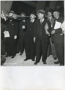 Fiera di Milano - Salone internazionale aeronautico 1937 - Visita di rappresentanti della stampa estera e italiana