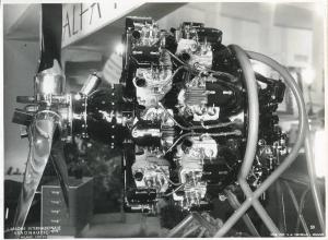 Fiera di Milano - Salone internazionale aeronautico 1937 - Settore italiano - Stand di motori dell'Alfa Romeo