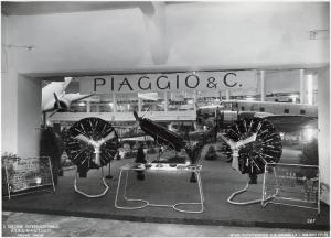 Fiera di Milano - Salone internazionale aeronautico 1937 - Settore italiano - Stand di motori della Piaggio & C.