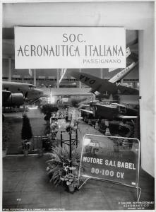 Fiera di Milano - Salone internazionale aeronautico 1937 - Settore italiano - Stand di motori della Società Aeronautica italiana