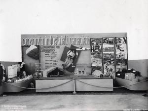 Fiera di Milano - Salone internazionale aeronautico 1937 - Settore accessori, strumenti e materie prime lavorate e semilavorate - Stand del Consorzio industriali canapieri