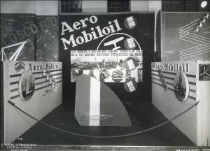 Fiera di Milano - Salone internazionale aeronautico 1937 - Settore accessori, strumenti e materie prime lavorate e semilavorate - Stand sui lubrificanti Aero Mobiloil