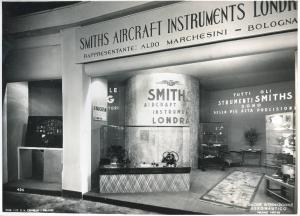 Fiera di Milano - Salone internazionale aeronautico 1937 - Settore accessori, strumenti e materie prime lavorate e semilavorate - Stand di strumenti di precisione Smiths