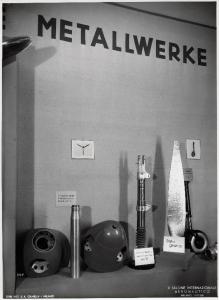 Fiera di Milano - Salone internazionale aeronautico 1937 - Settore accessori, strumenti e materie prime lavorate e semilavorate - Stand della Vereinigte Deutsche Metallwerke A.G.