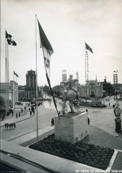 Fiera di Milano - Campionaria 1938 - Piazza Italia - Veduta dall'alto