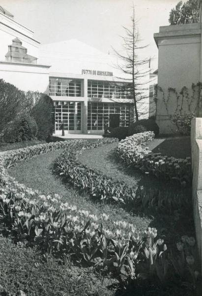 Fiera di Milano - Campionaria 1939 - Aiuola con fiori