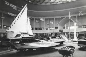 Fiera di Milano - Campionaria 1938 - Salone della motonautica nel palazzo dello sport