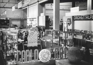 Fiera di Milano - Campionaria 1938 - Padiglione della farmaceutica e sanitaria - Sala interna