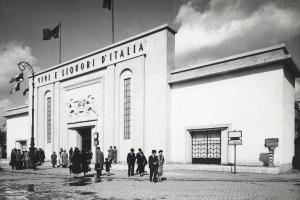 Fiera di Milano - Campionaria 1938 - Padiglione dei vini e liquori d'Italia - Esterno