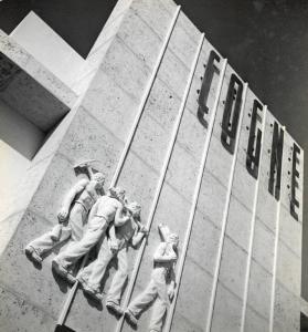 Fiera di Milano - Campionaria 1938 - Padiglione della Cogne - Particolare della facciata con altorilievo scultoreo