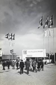 Fiera di Milano - Campionaria 1938 - Area espositiva della Fiat in piazza Italia