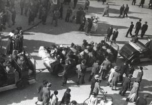 Fiera di Milano - Campionaria 1939 - Trenino di servizio interno con visitatori