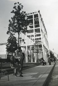 Fiera di Milano - Campionaria 1939 - Grande struttura pubblicitaria della Chatillon